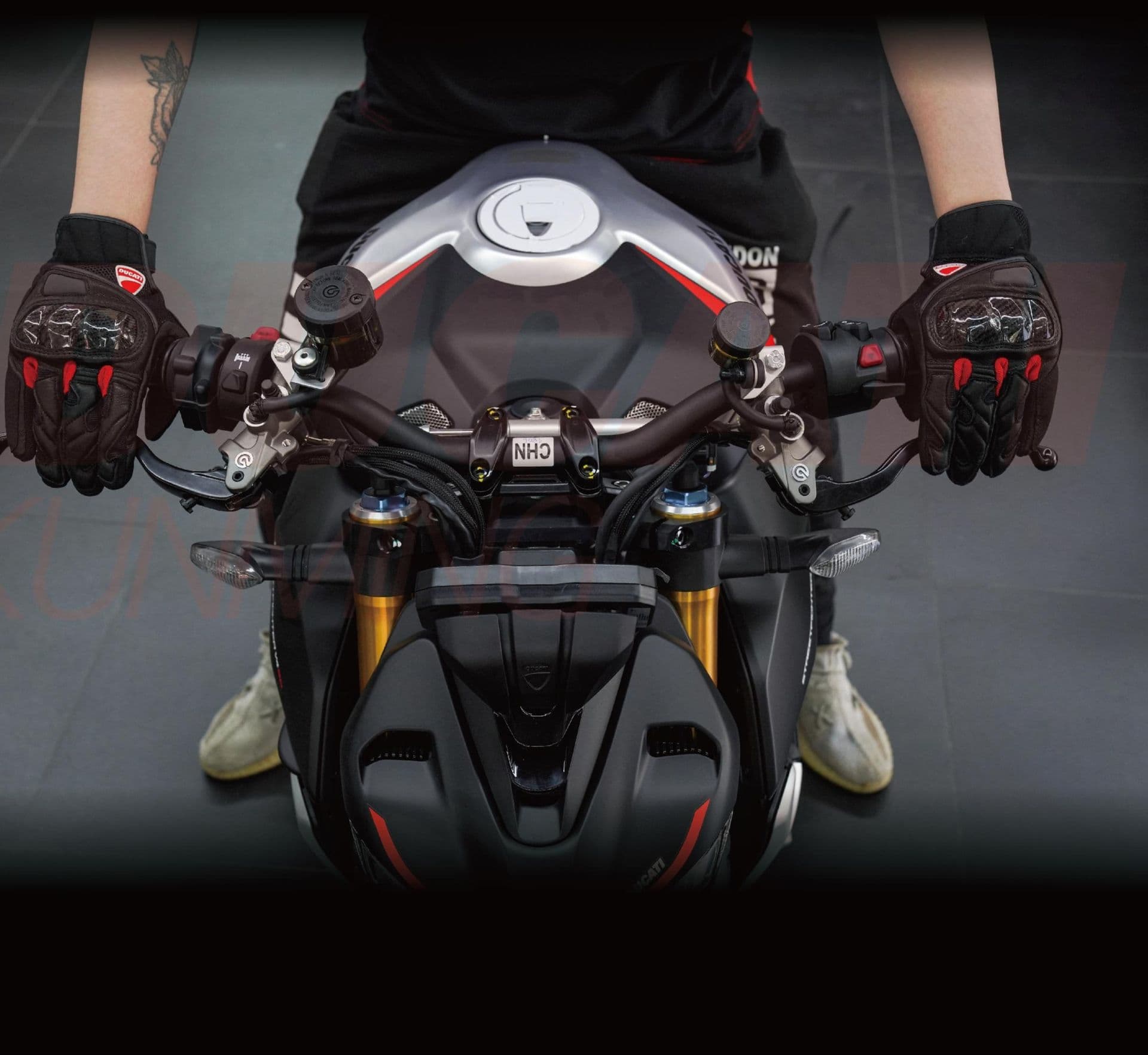 バイクグローブ 革 ドゥカティプロテクションレーシンググローブ