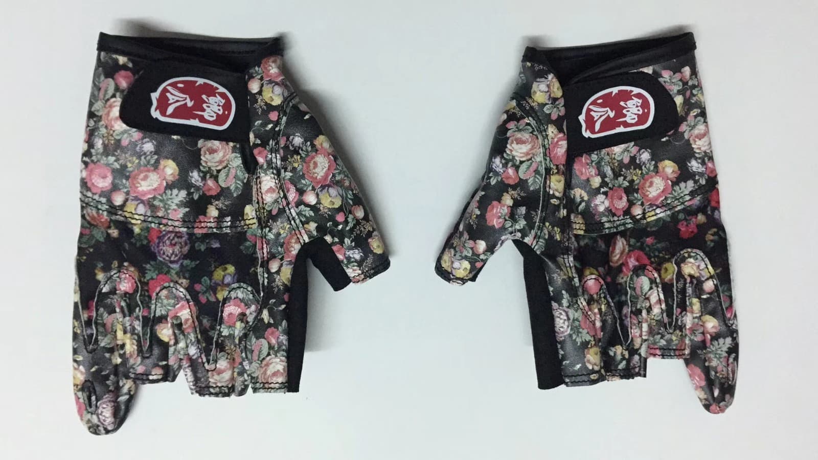 バイク　グローブ 花柄メッシュハーフフィンガーグローブ