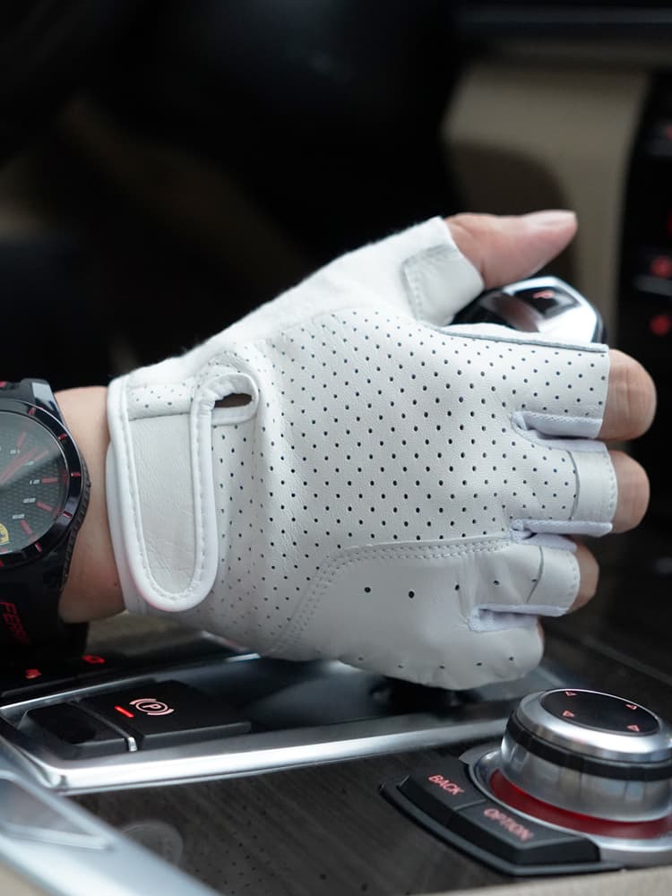 バイク　グローブ 通気性抜群ハーフフィンガーグローブ