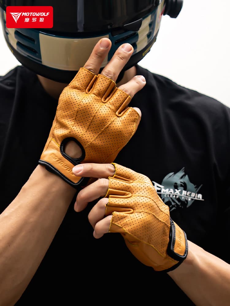 バイク　グローブ パンチング加工ハーフフィンガーグローブ